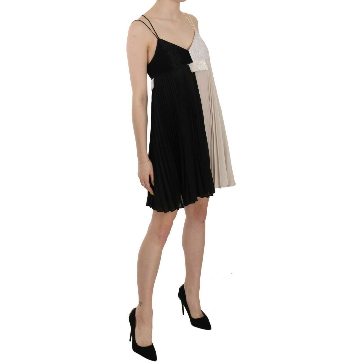 别致的 A 字形公主迷你连衣裙