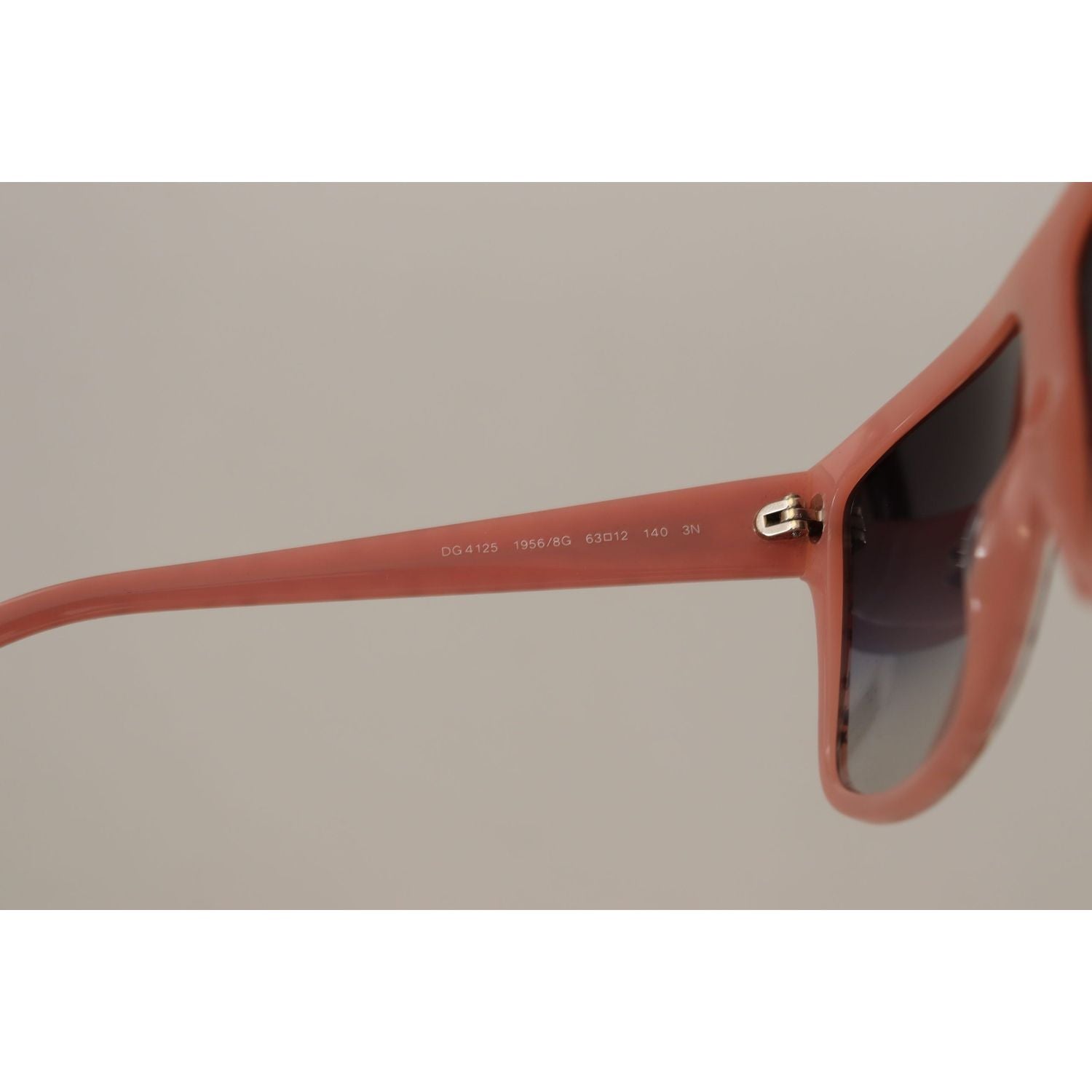 优雅复古风格星光熠熠的太阳镜