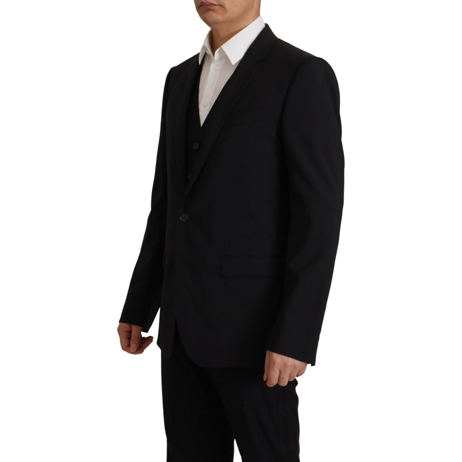 优雅的黑色马提尼西装外套和背心套装