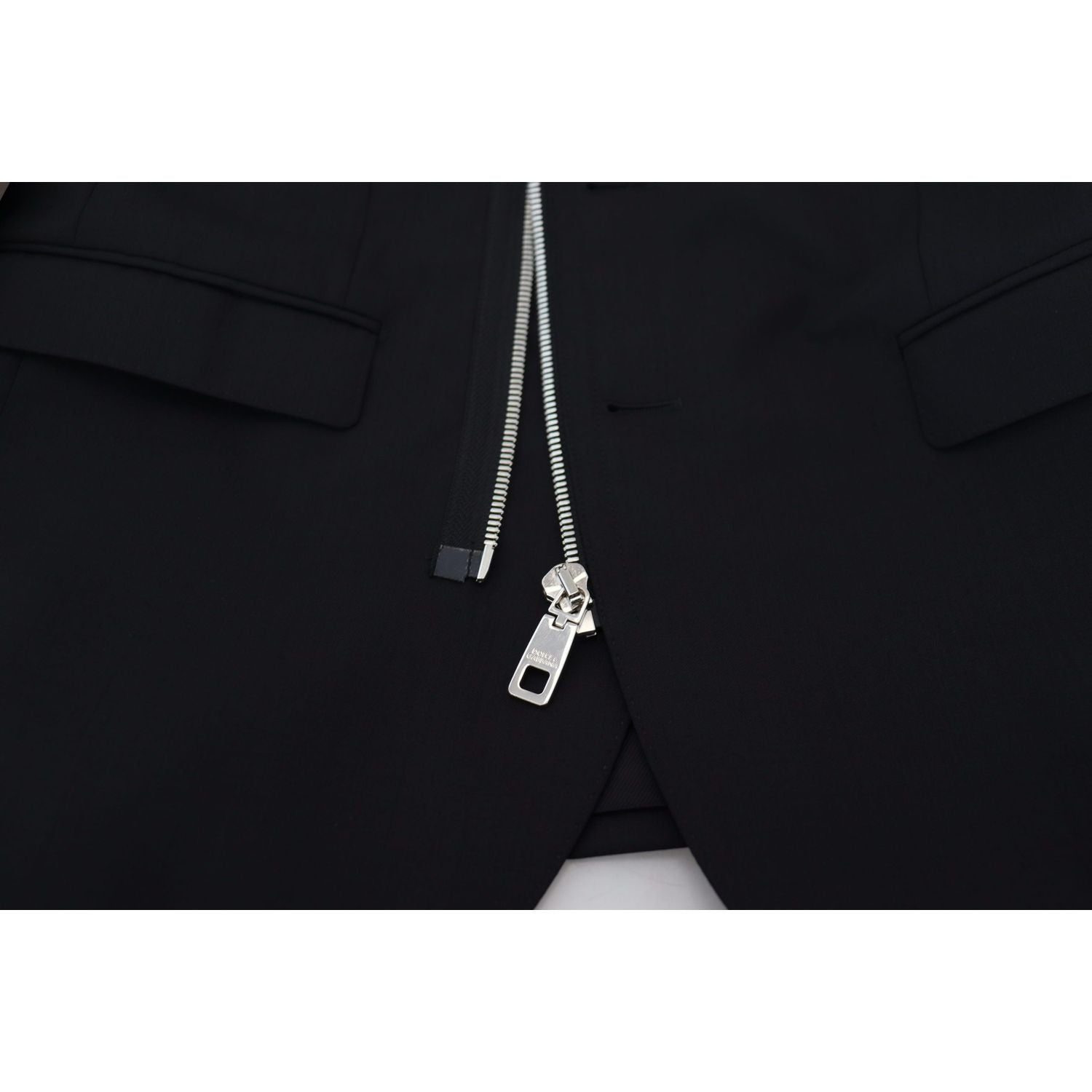 优雅黑色纯羊毛夹克