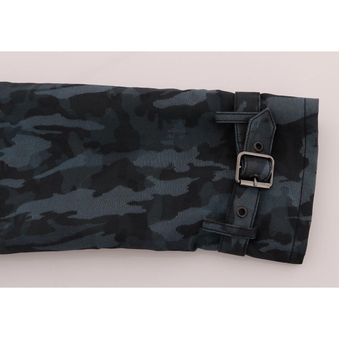 蓝色迷彩风衣 优雅