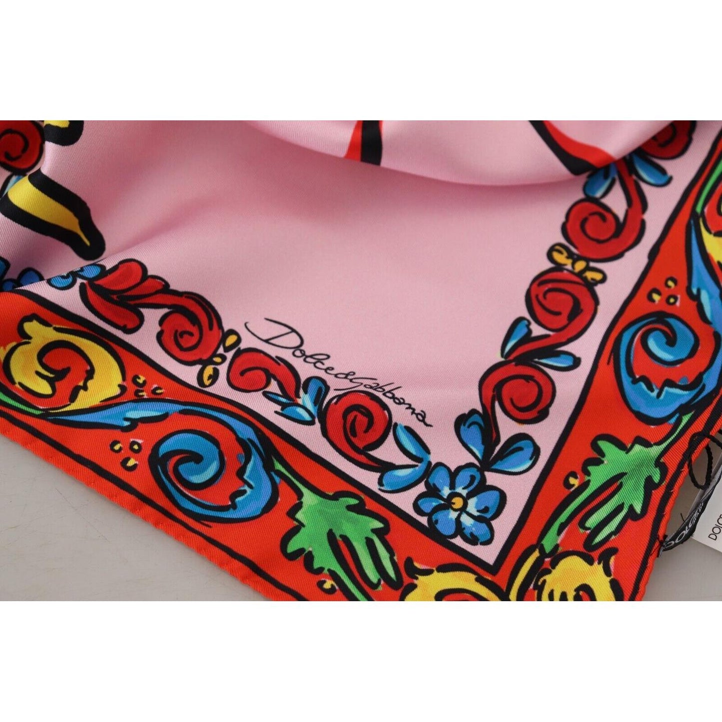 Dolce & Gabbana Sumptuous Silk Scarf with Exclusive Print Dolce & Gabbana