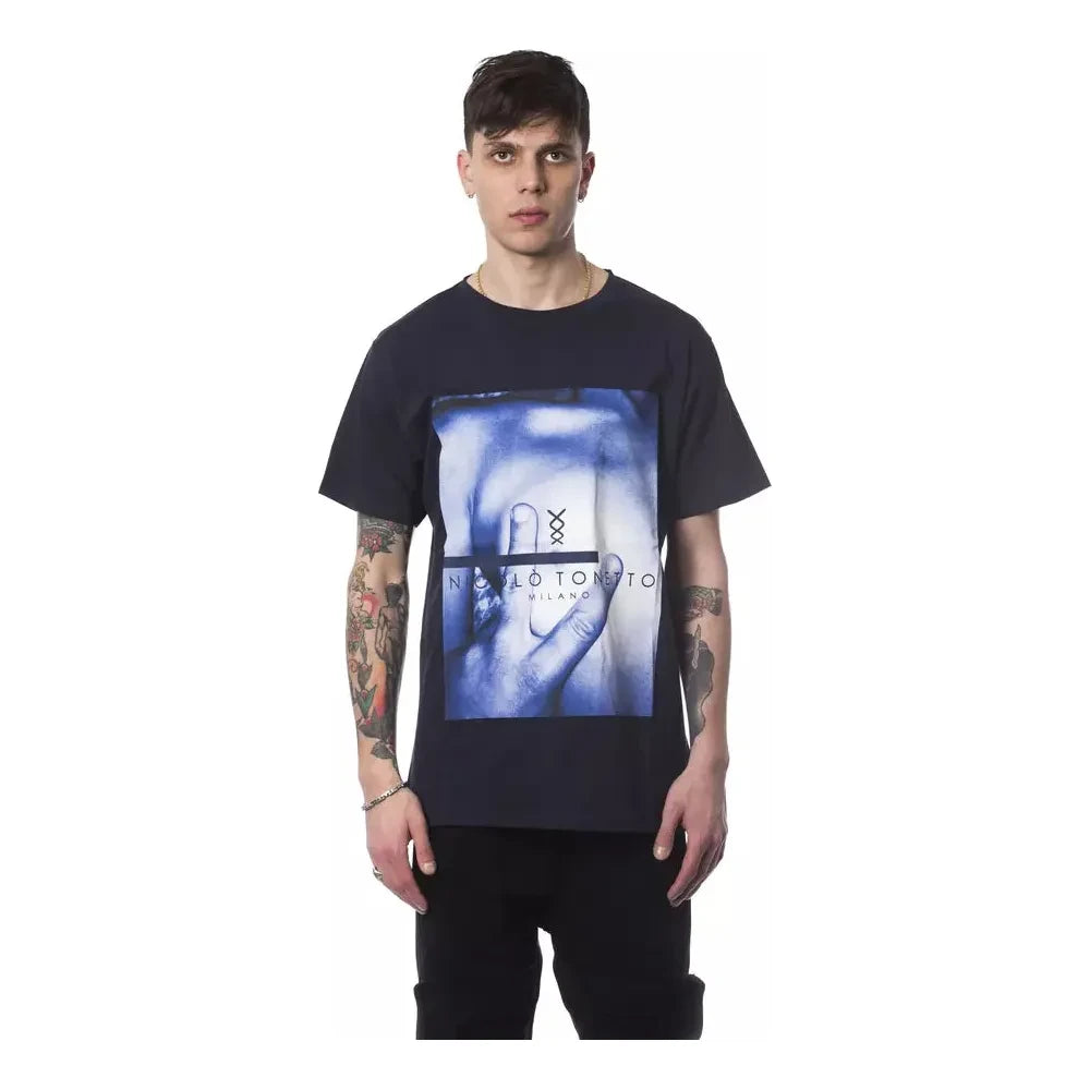 优雅蓝色棉质 T 恤，带别致印花