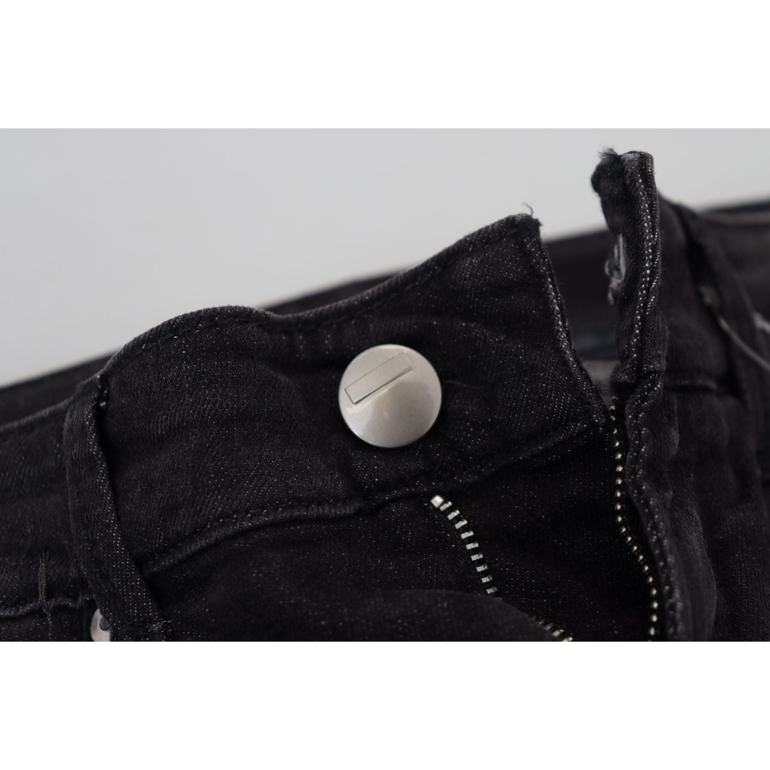 时尚黑色低腰直筒牛仔裤