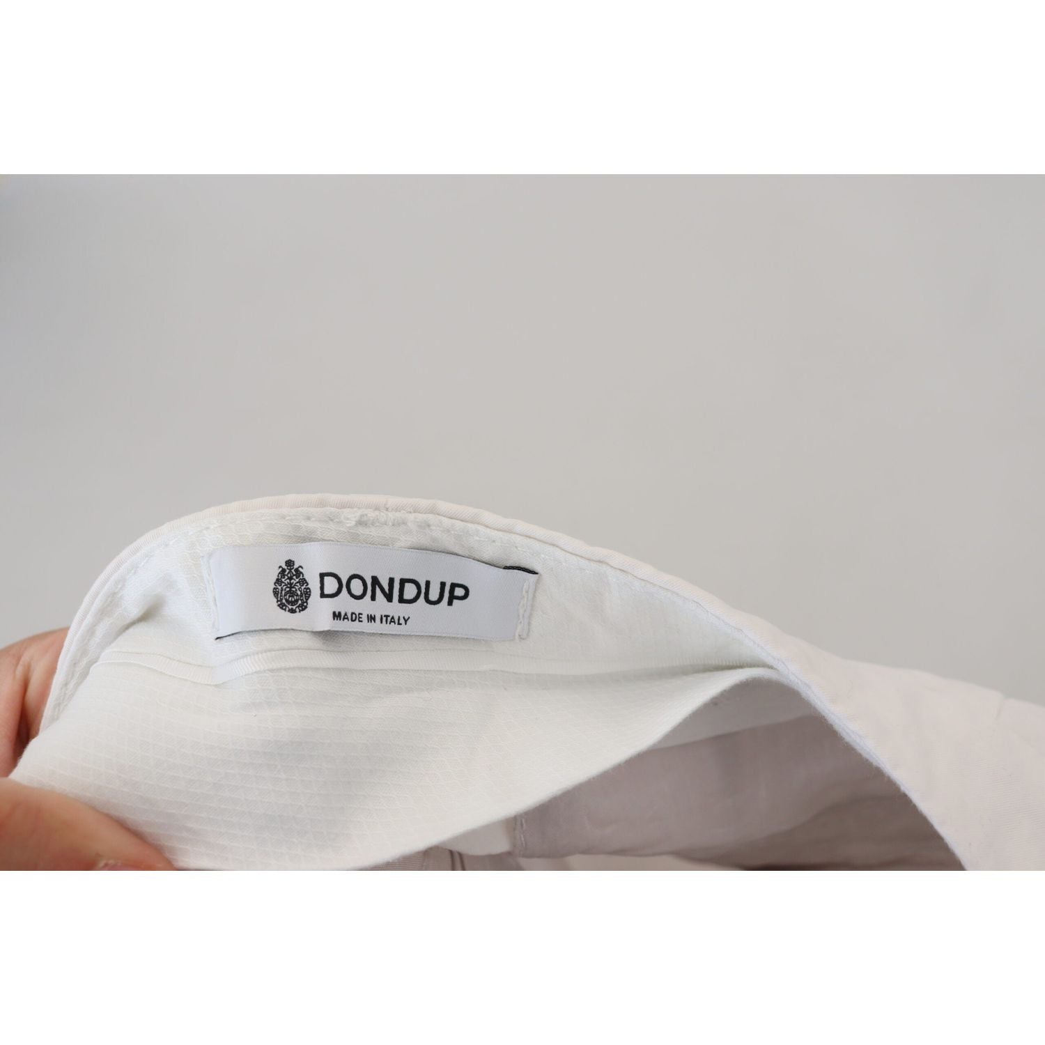 优雅高腰锥形白裤