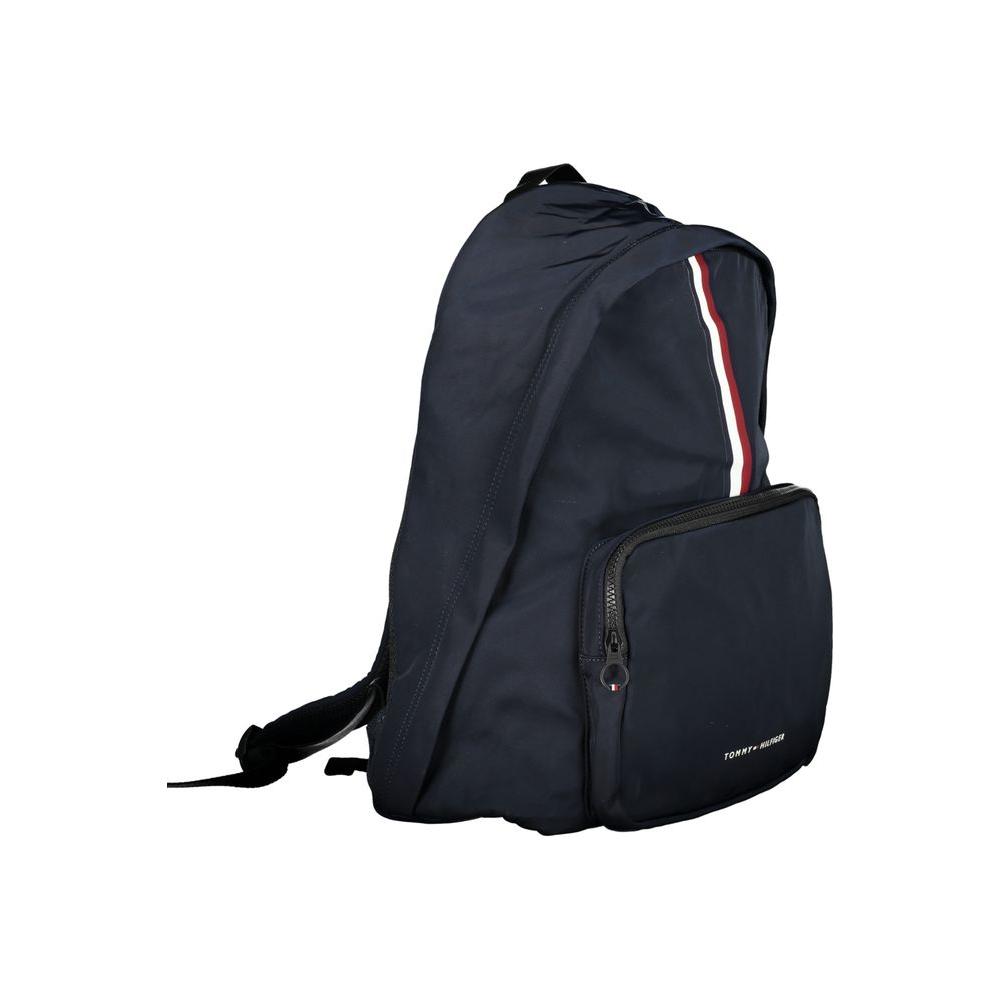 Front view with bag zipped and handles upright.