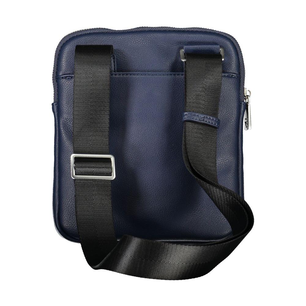 Front view with bag zipped and handles upright.