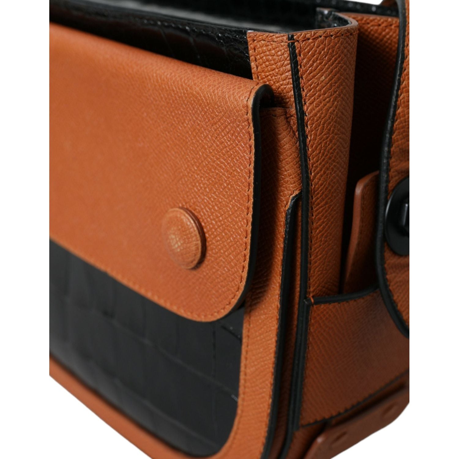 优雅的鳄鱼皮相机包