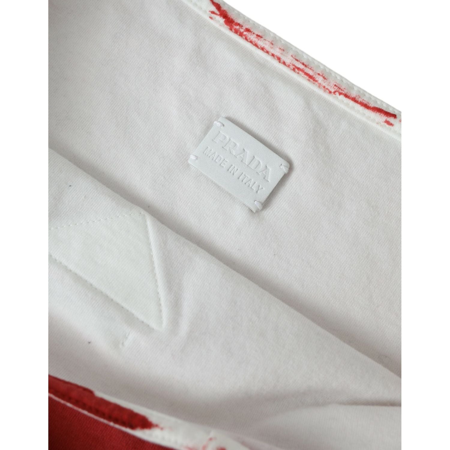 别致的红白布手提包