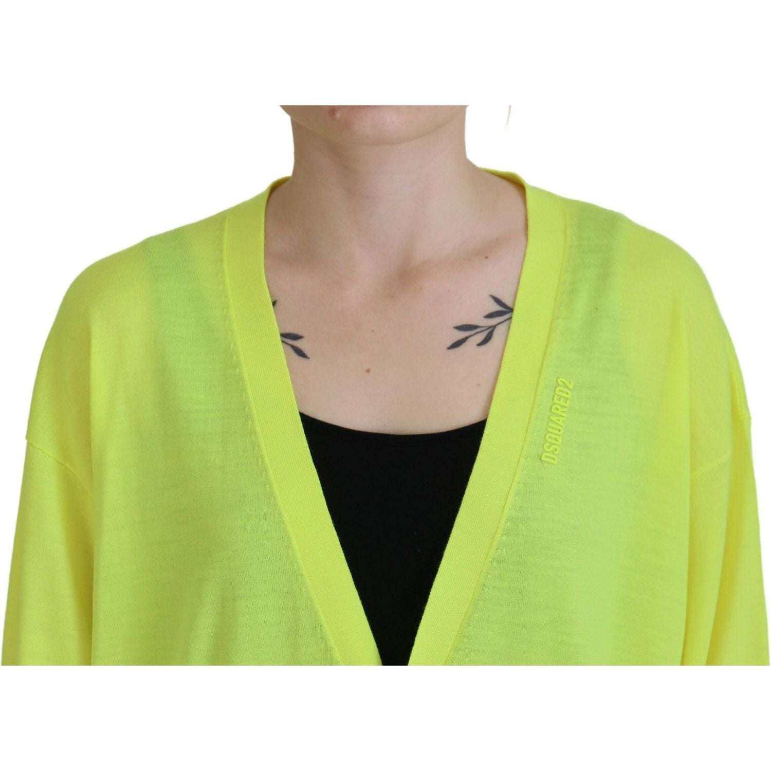 黄色羊毛针织纽扣开衫