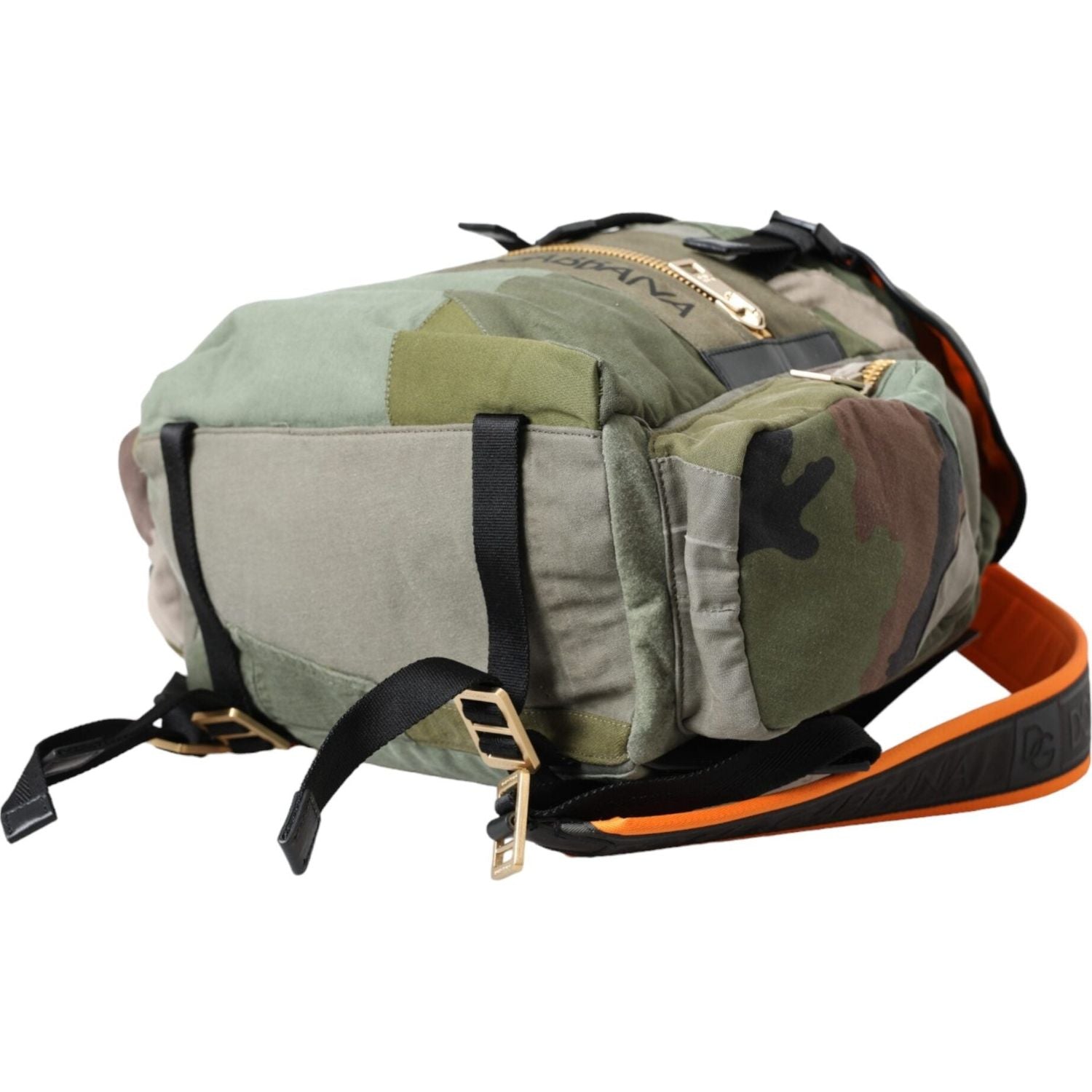 Front view with bag zipped and handles upright.