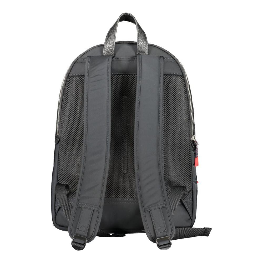 Front view with bag zipped and handles upright.