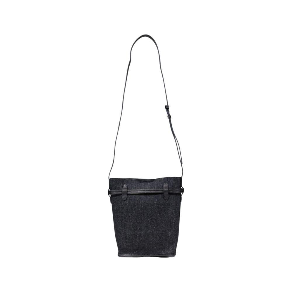 Front view with bag zipped and handles upright.