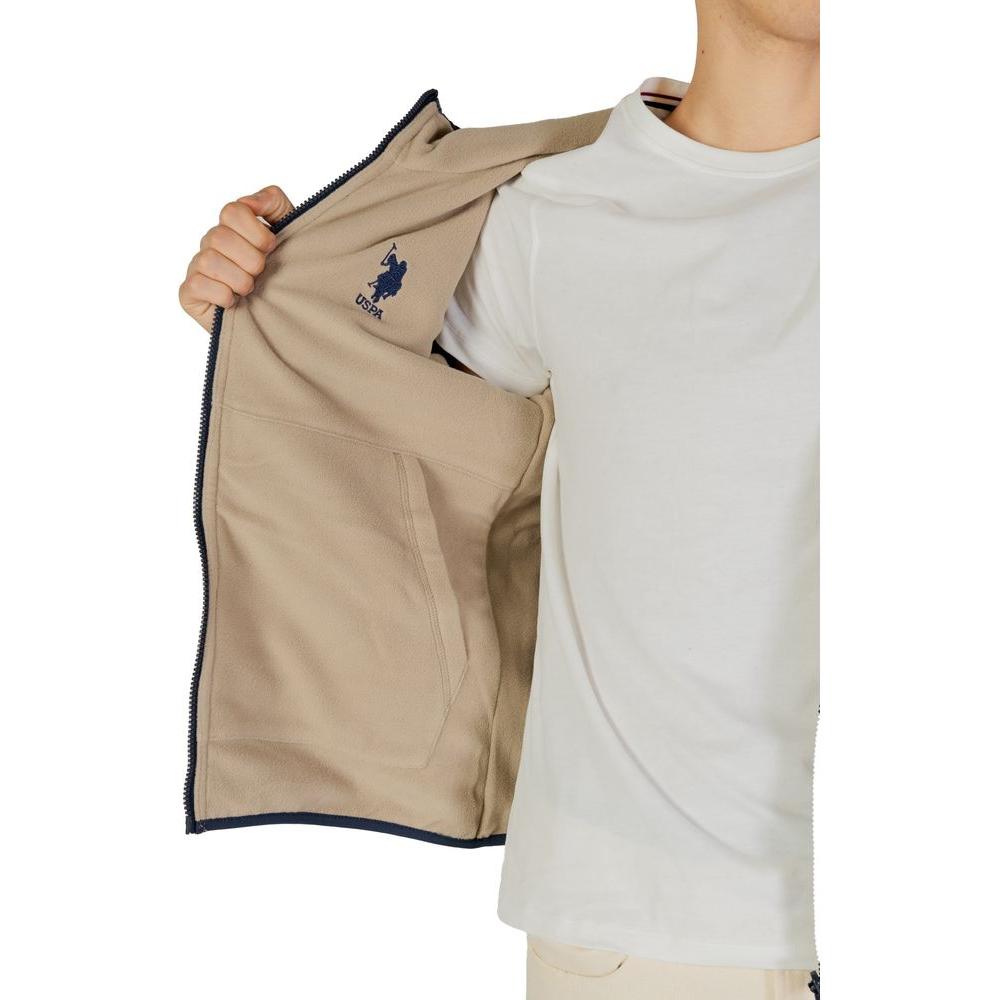 Front view with bag zipped and handles upright.
