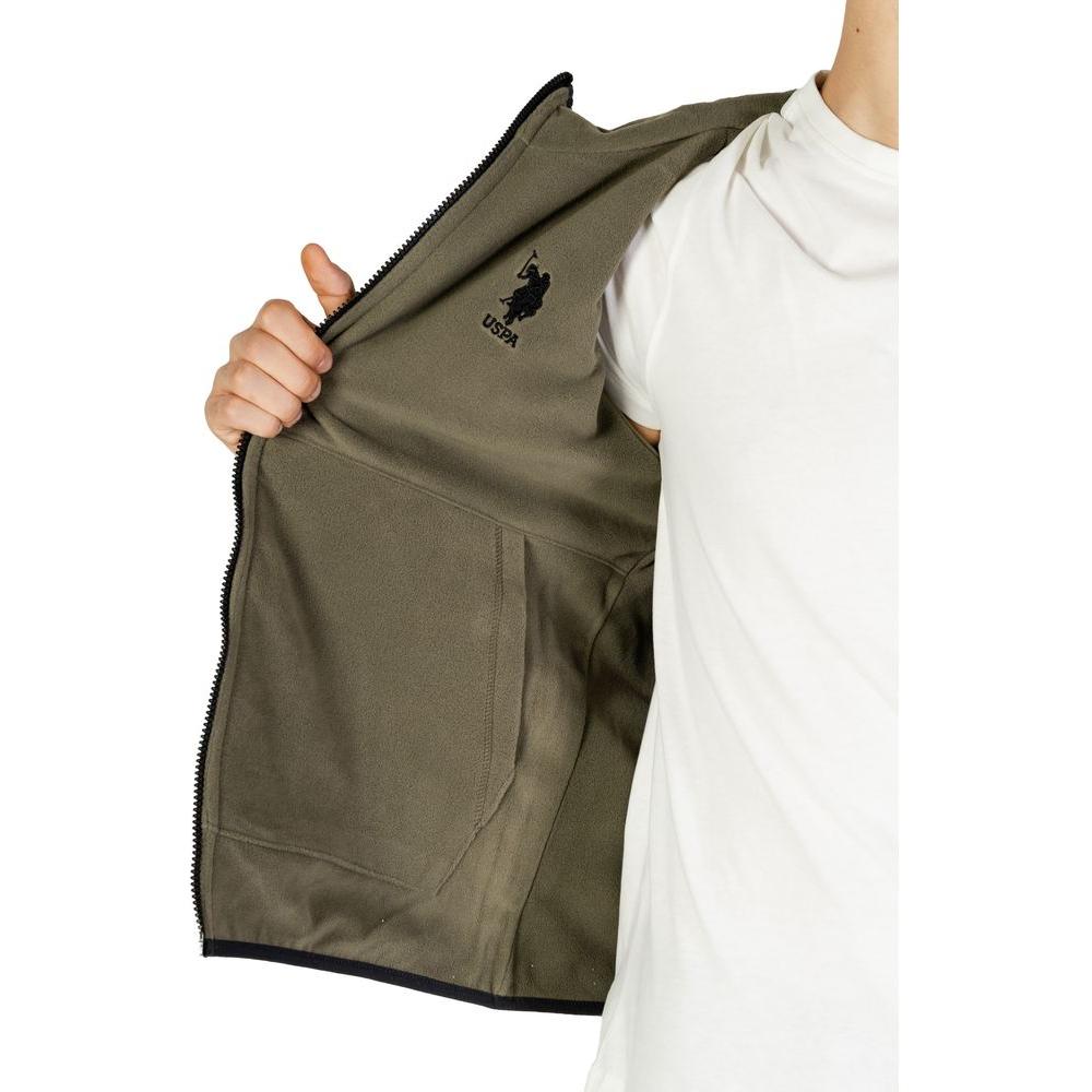 Front view with bag zipped and handles upright.