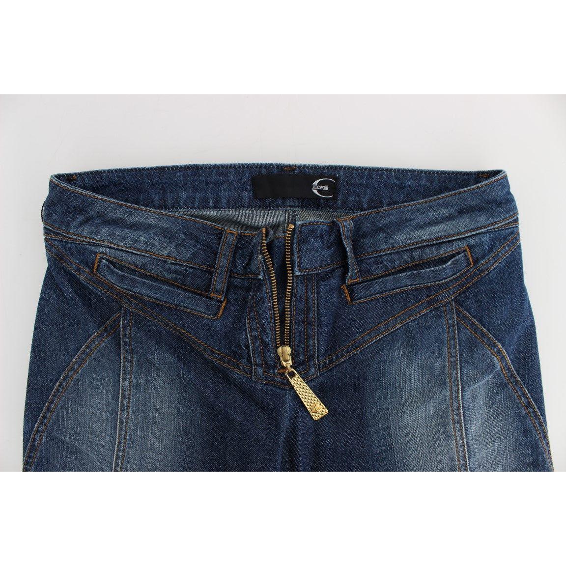 别致的蓝色洗水靴型牛仔裤