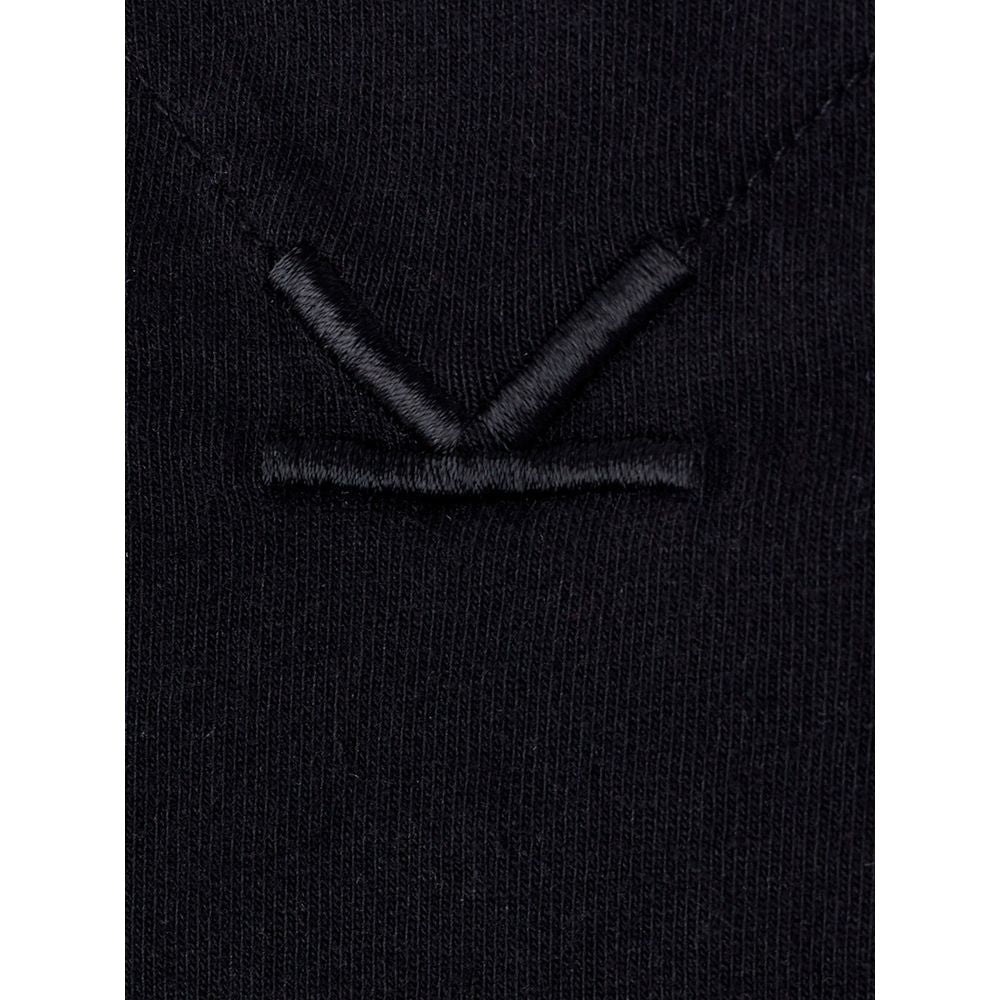 优雅的永恒黑色棉质 T 恤