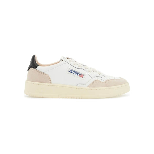 Autry leather medalist low sneakers